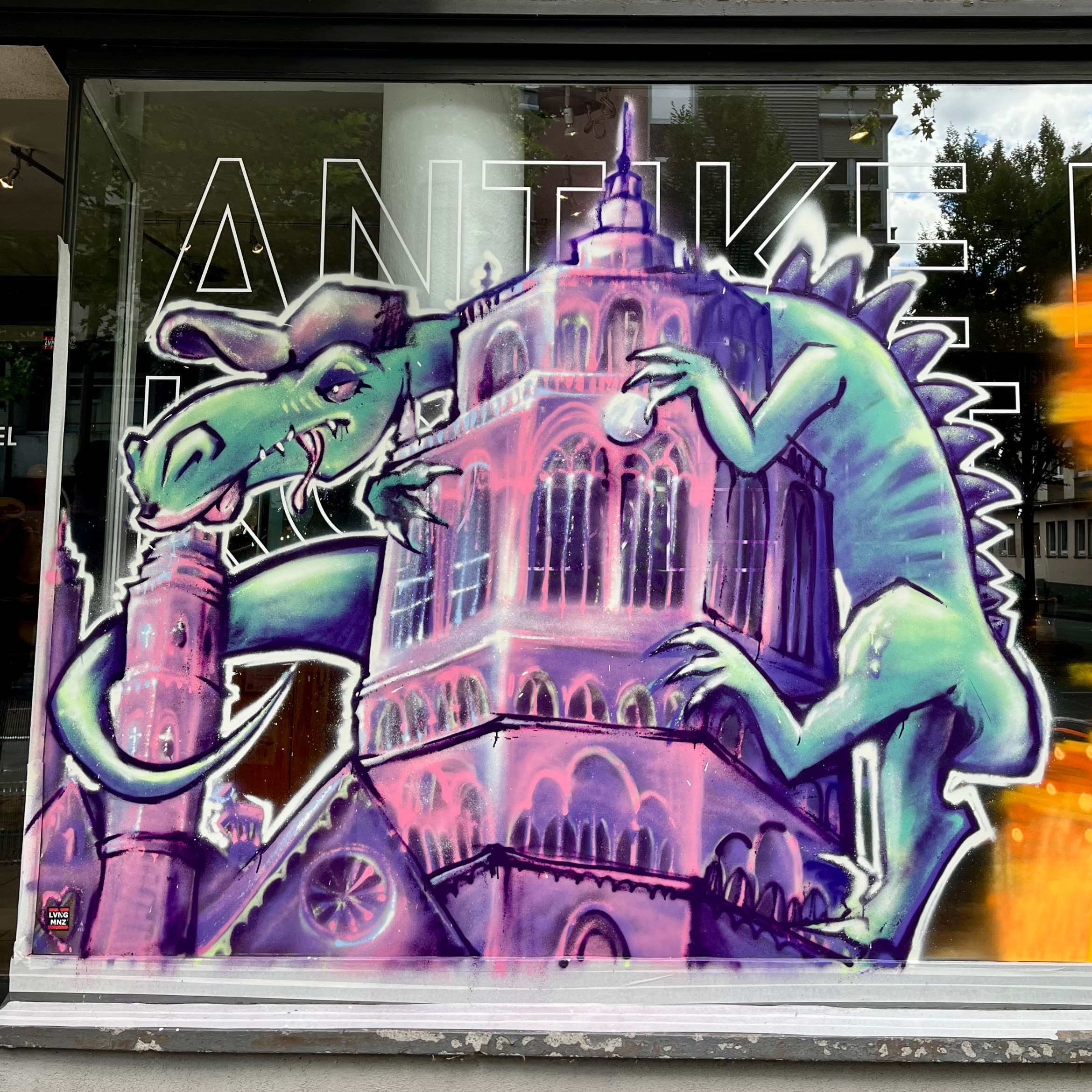 Dinosauerei auf Glasscheibe